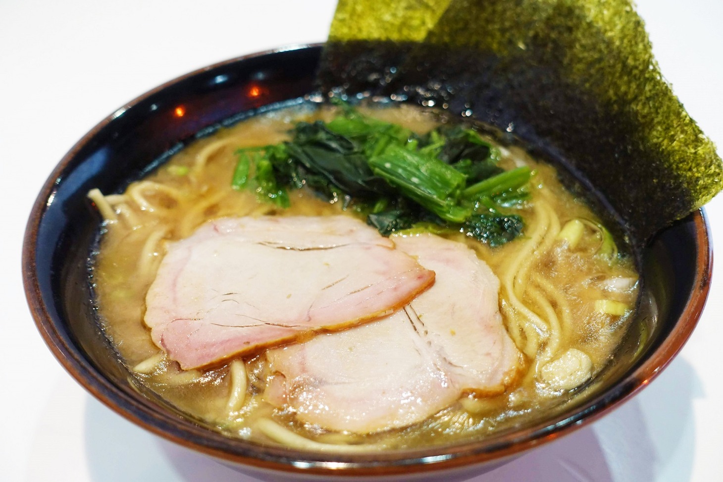 「大津家」のラーメン。