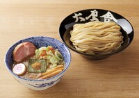 「六厘舎」のラーメン。