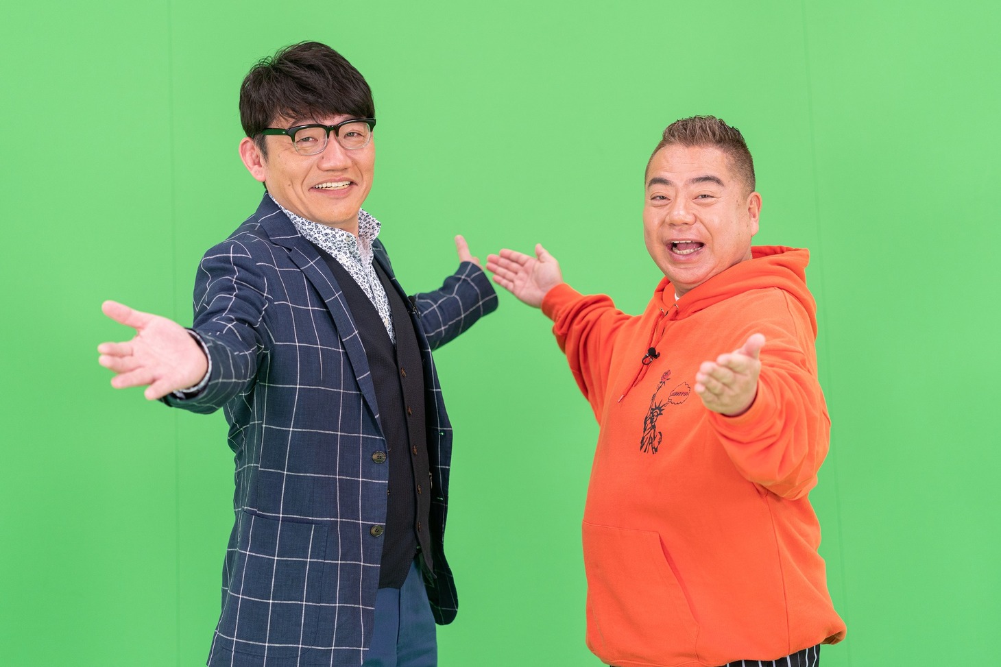 左からずん飯尾、出川哲朗。(c)静岡第一テレビ