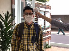 検温を受けるハナコ菊田。