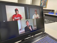 「リモート・カープ道」収録の様子。