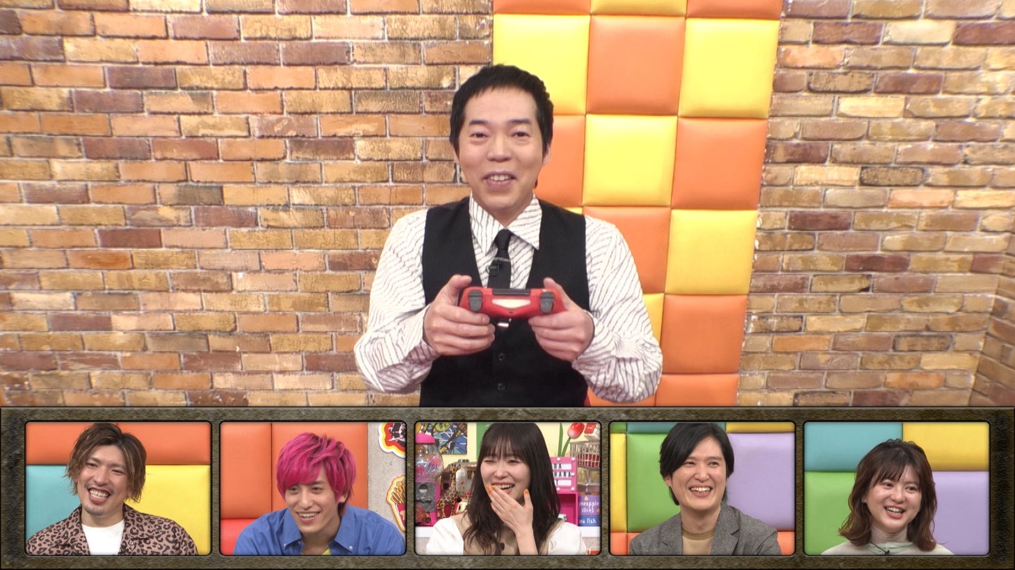 「ひかくてきファンです！」でゲーム実況に挑む今田耕司。(c)テレビ朝日