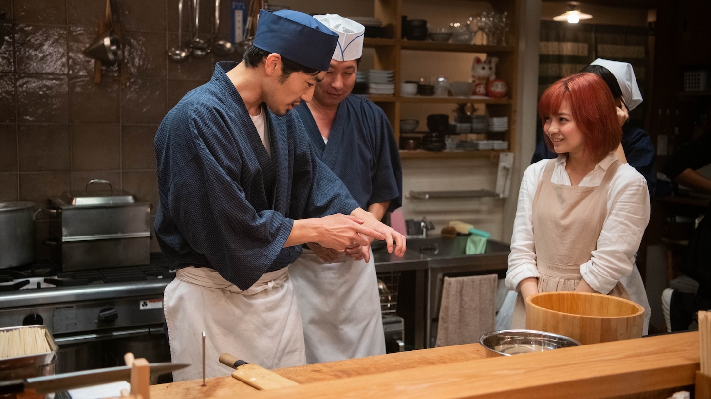「異世界居酒屋『のぶ』」撮影中の様子。