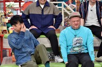 左から藤井隆、野性爆弾くっきー！。(c)読売テレビ
