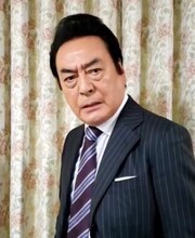 “本当の100本目”の「チェだぜ!!」を披露する高橋英樹。