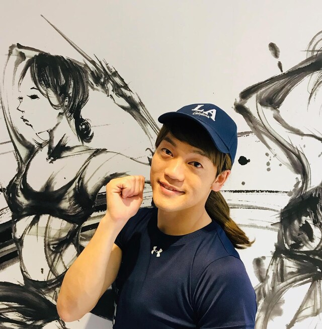 おばたのお兄さん扮するSUZU。