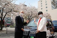 コーナーを担当するMr.シャチホコ（右）。