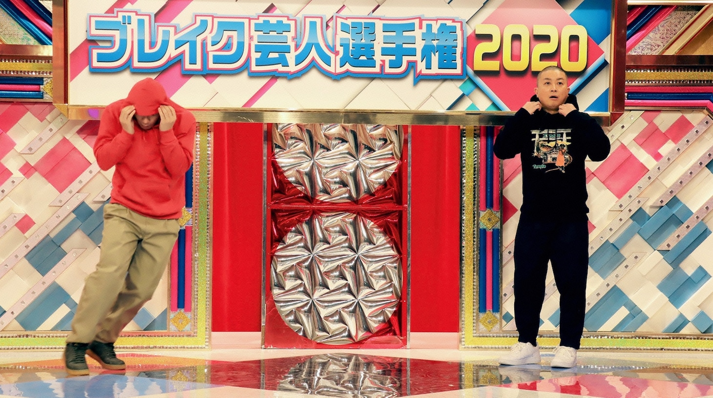 チョコレートプラネット長田扮するMr.パーカーJr.（左）。(c)日本テレビ