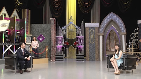 左から有吉弘行、如月さや。(c)日本テレビ