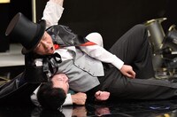 バイきんぐ小峠がブチ切れるワンシーン。(c)TBS