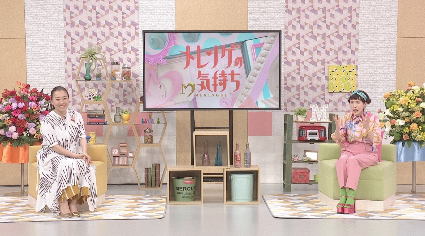左からいとうあさこ、久本雅美。(c)日本テレビ
