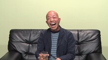 「ダウンタウンなう」の「本音でリモート酒」に出演するバイきんぐ小峠。(c)フジテレビ