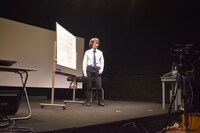 ザ・ギース高佐「不自由律」の様子。