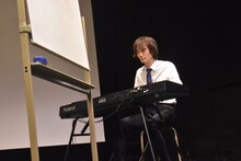 ザ・ギース高佐「不自由律」の様子。