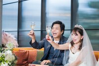オンライン結婚式を挙げたバンビーノ藤田夫妻。