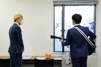 換気しながらネタ合わせするラニーノーズ。