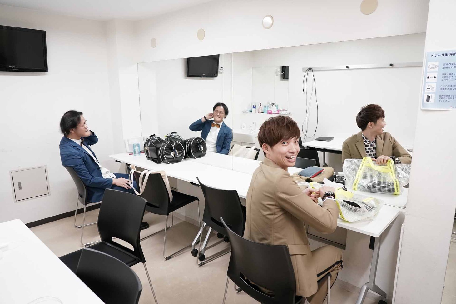 アインシュタインの楽屋の様子。