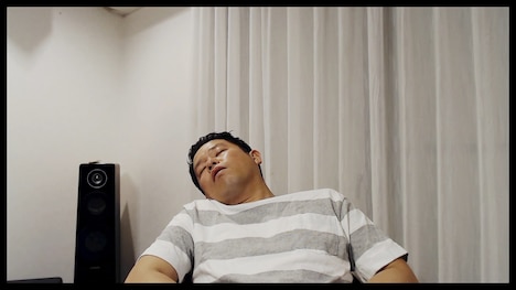 「カップヌードル『ファイナルヌードル篇』/ #オンライン飲み会に締めを」より。