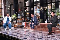 笑福亭鶴瓶とミルクボーイ。(c)TBS