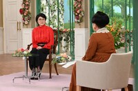 （左から）光浦靖子、黒柳徹子。(c)テレビ朝日