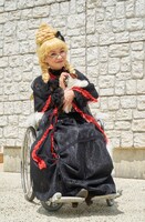 トルネード婆々を演じる清水ミチコ。