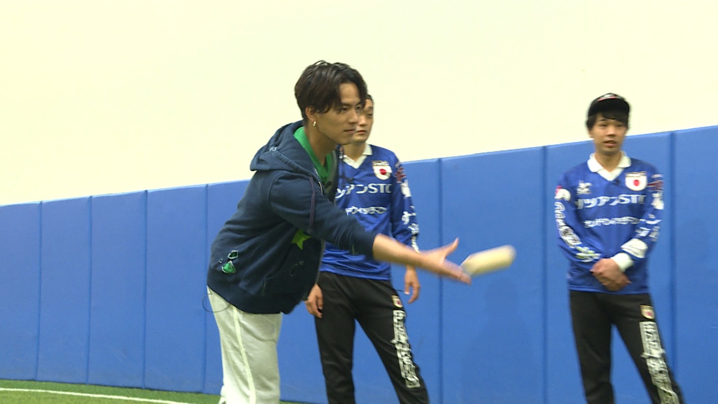 「イケメンがマジで○○やってみた！」より。(c)TOKYO MX