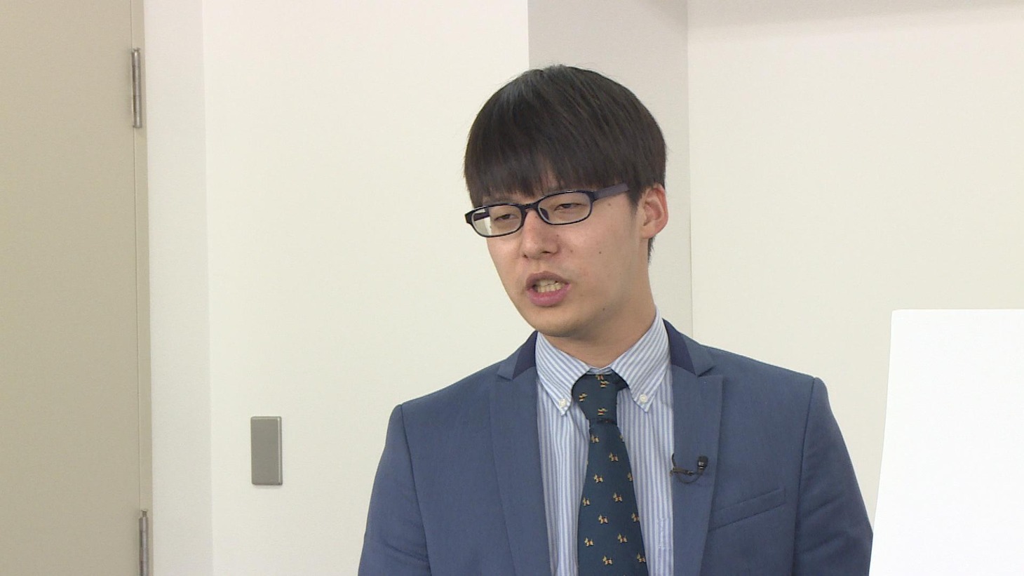 「前略、西東さん」に出演する寺田寛明。(c)中京テレビ