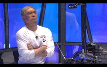 「FREEZE」シーズン2より、耐える松本人志。