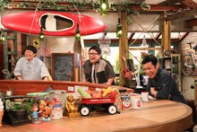 （左から）ミキ、ナインティナイン岡村。(c)関西テレビ