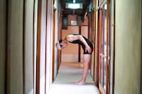 「ジャルジャル生配信ライブコント『旅館の部屋を覗く奴』」の様子。