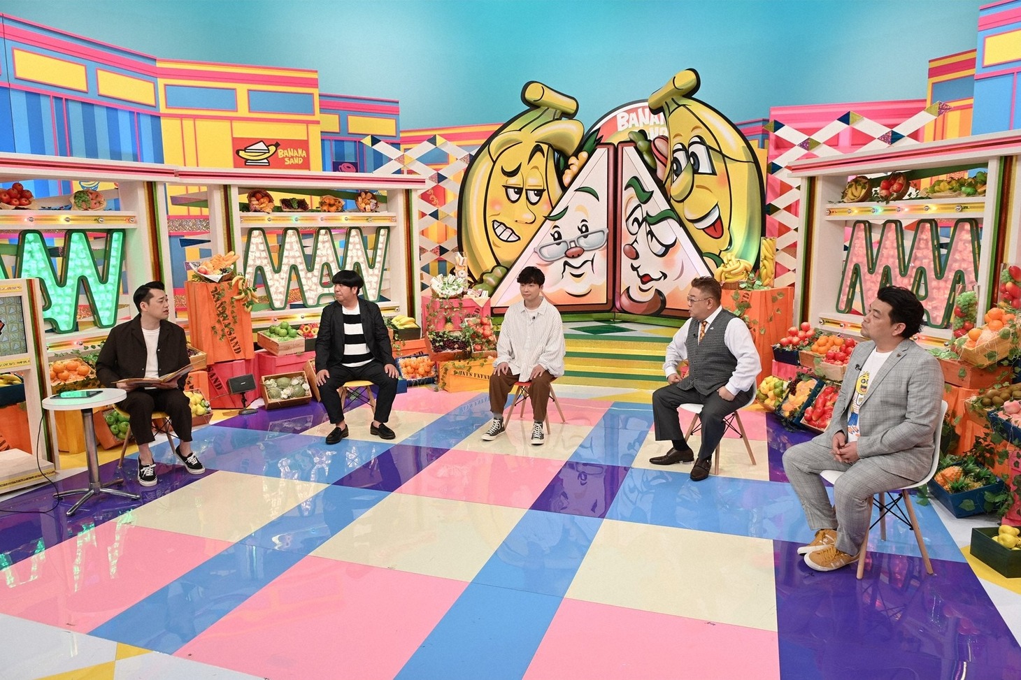 （左から）バナナマン、星野源、サンドウィッチマン。(c)TBS