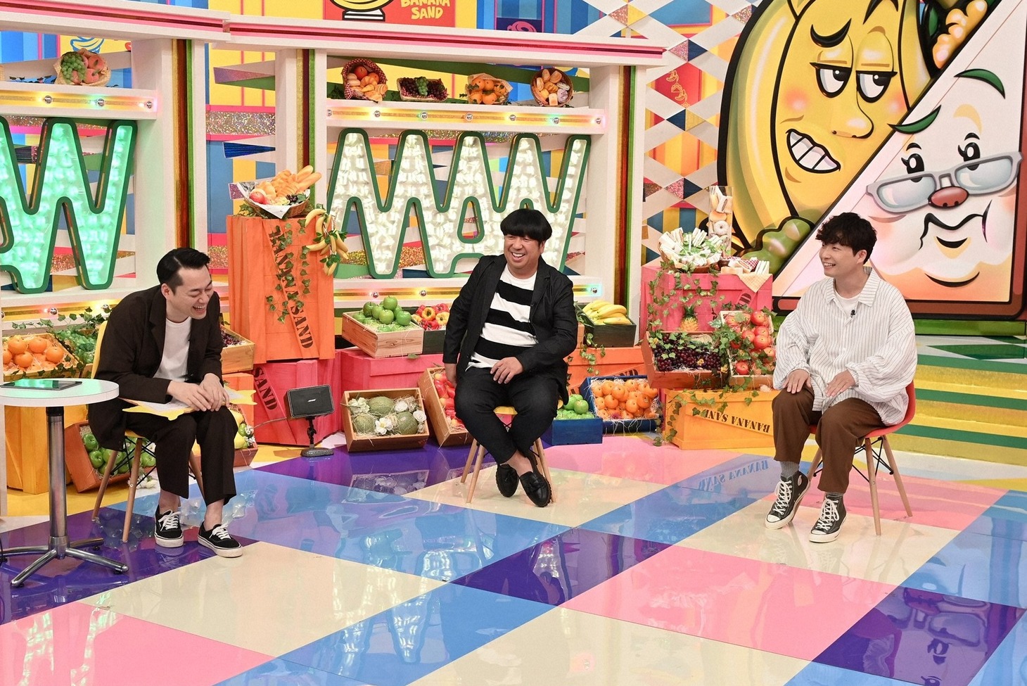 （左から）バナナマン、星野源。(c)TBS