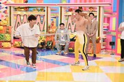「バナナサンド」初回にゲスト出演する星野源（左）、なかやまきんに君ら。(c)TBS