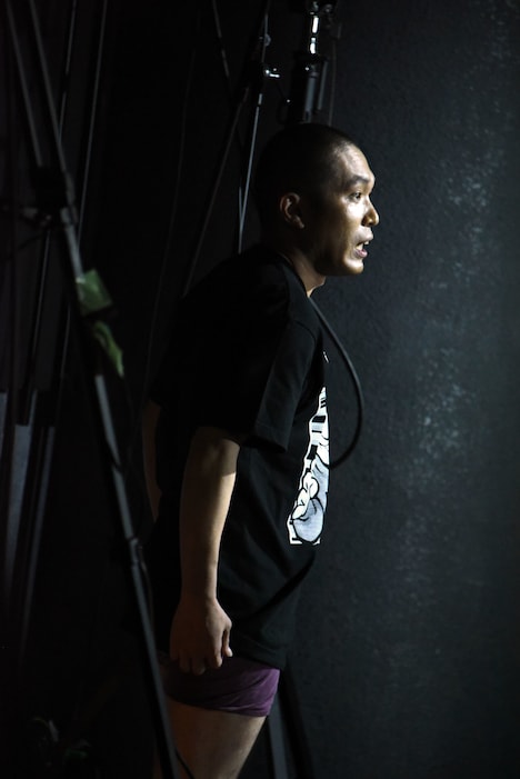 開始早々アルコ＆ピースの横暴を受けるラブレターズ塚本。