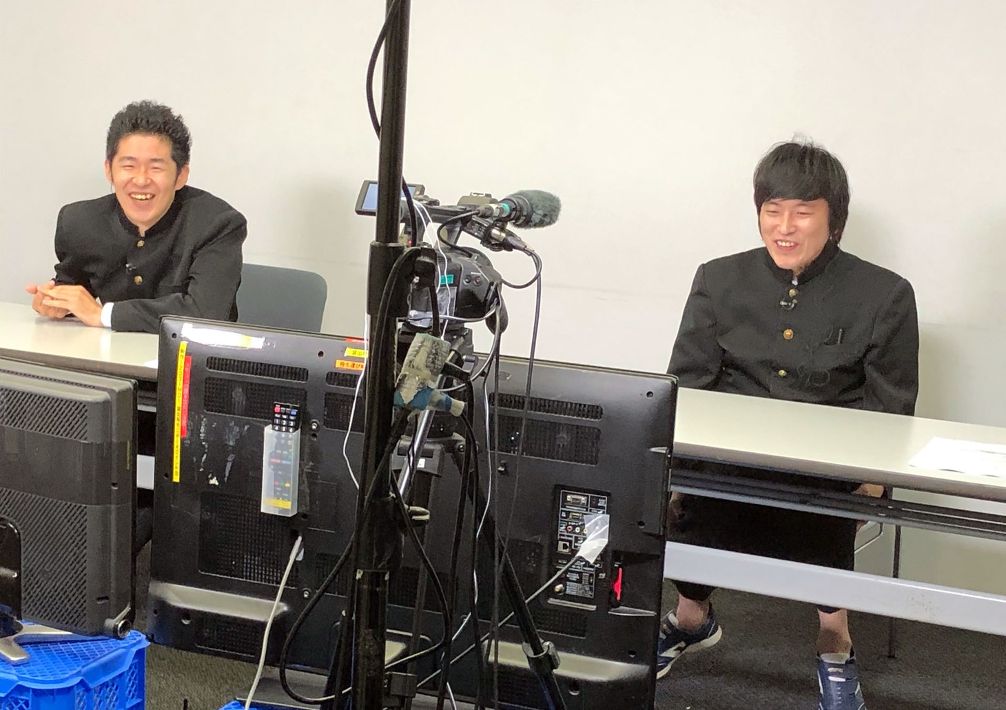 しずる