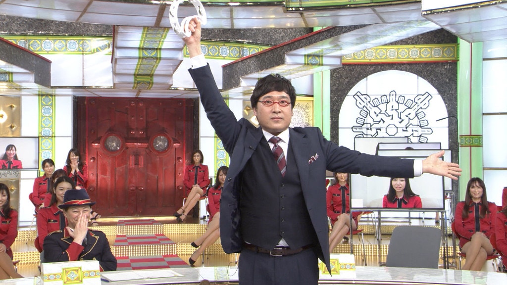 「中居正広のキンスマスペシャル」にゲスト出演する南海キャンディーズ山里と、MCの中居正広(左)。(c)TBS