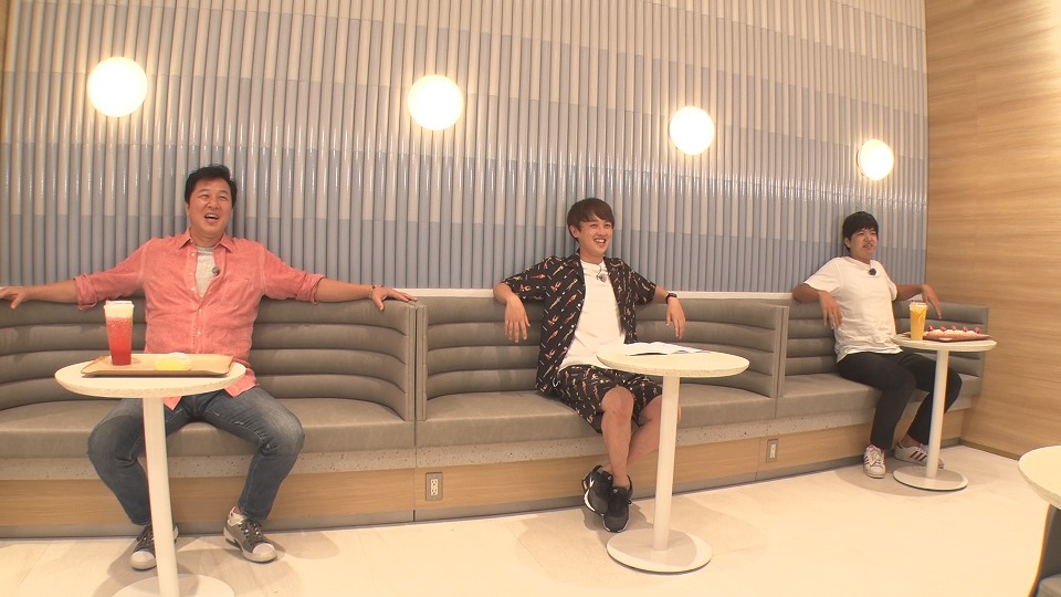 左から川合俊一、からし蓮根。(c)読売テレビ