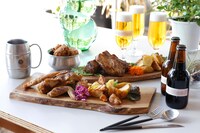 ComMunE ROOFTOP BARで提供される料理。