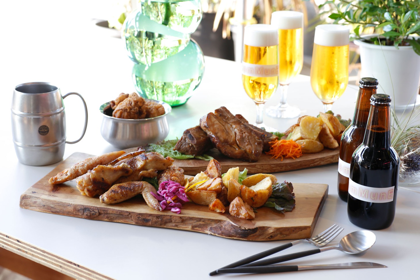 ComMunE ROOFTOP BARで提供される料理。
