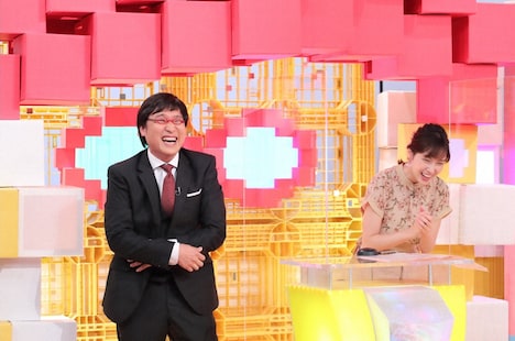 （左から）南海キャンディーズ山里、澤田有也佳アナ。(c)ABCテレビ