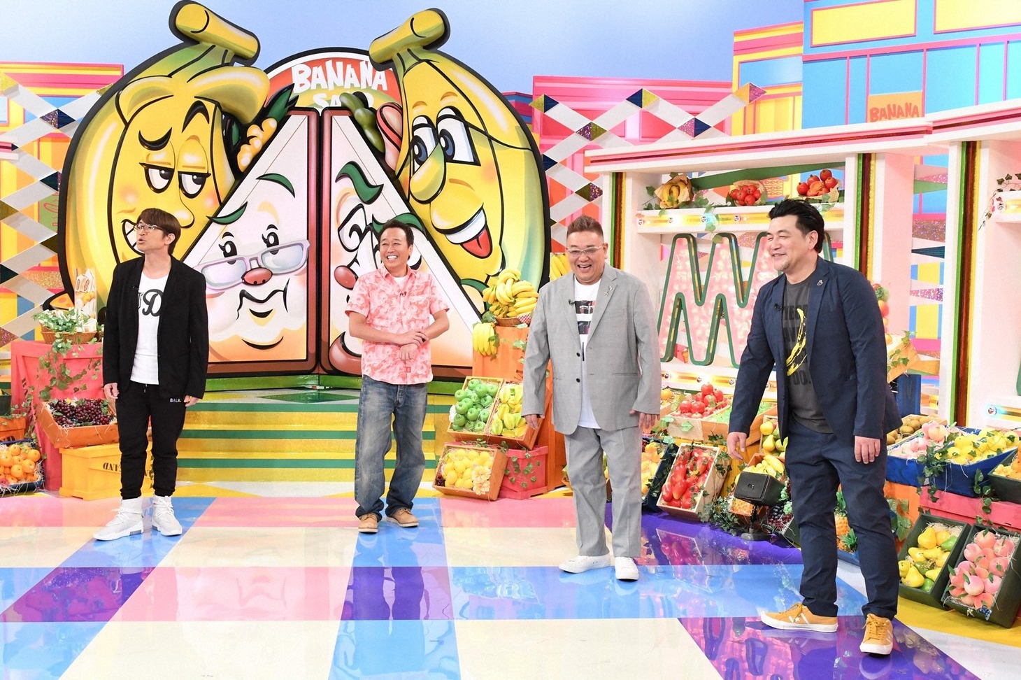 （左から）さまぁ～ず、サンドウィッチマン。(c)TBS