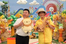 「アンタッチャブルのおバカワいい映像バトル　どうぶつ軍VSにんげん軍」MCのアンタッチャブル。(c)フジテレビ