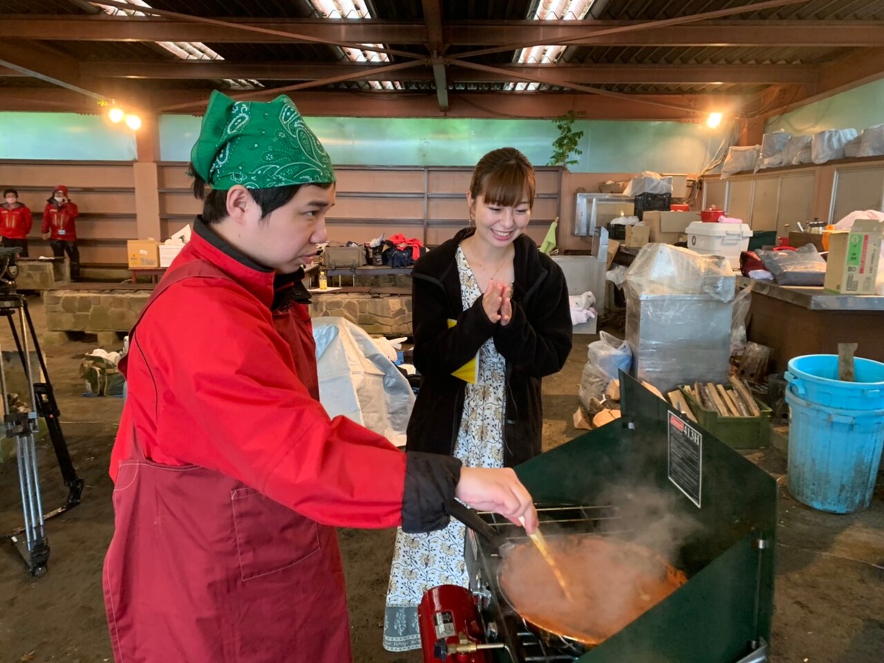 霜降り明星がスパイスカレー作り対決、途中の味見は一切NG