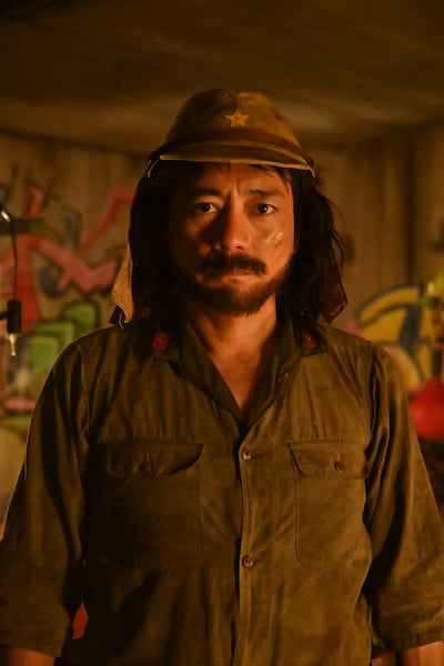 「金曜ナイトドラマ『真夏の少年～19452020』」で、現代へタイムスリップしてきた軍人・三平三平（みひら・さんぺい）を演じる博多華丸。(c)テレビ朝日