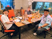 収録に臨むなにわスワンキーズ。