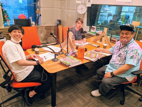 収録に臨むなにわスワンキーズ。