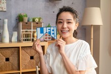 「LIFE!」に出演する奈緒。