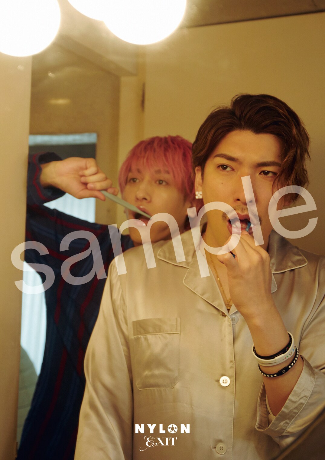 Amazon購入特典の大判フォトカード（サンプル）。