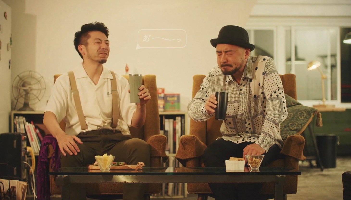 どぶろっくが出演するCMのオフショット動画より。