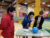 「冒険発掘バラエティ 霜降り明星のあてみなげ」より。